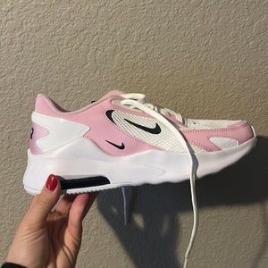 Nike Womens Air Max- pink only wore a couple times.